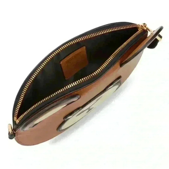 Moschino Teddy Bear Wrist Bag (Authentic) - Picture 2 of 4